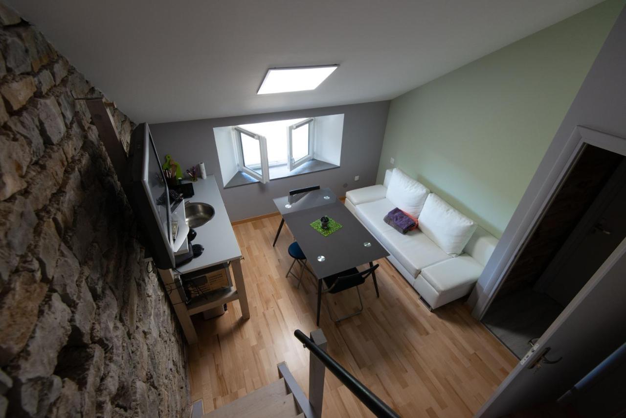 Gite L'Atelier De Tournerie Montigny-sur-l'Ain المظهر الخارجي الصورة